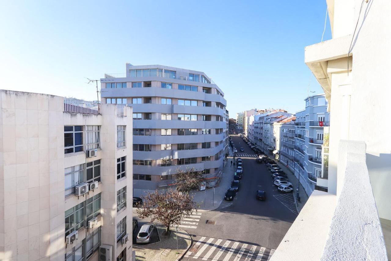 Ferienwohnung Marques De Pombal Duplex With Terrace By Homing Lissabon Exterior foto